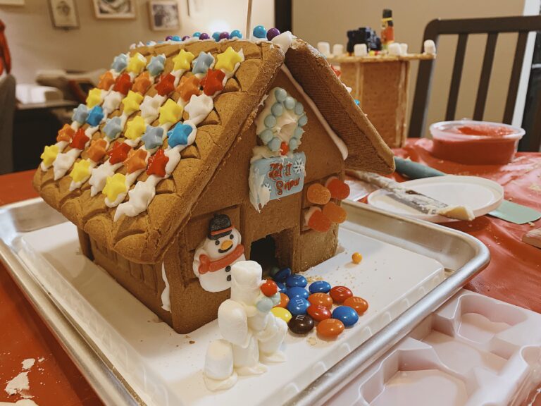 What it’s Like for a First Timer to Decorate Gingerbread Houses
